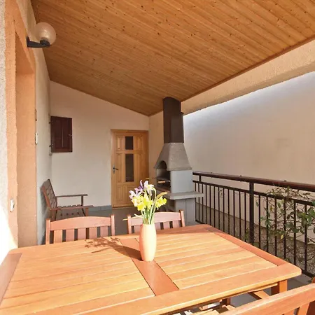 Apartment Pet Friendly Apartment In Fazana With Wifi