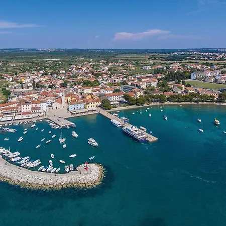 Pet Friendly Apartment In Fazana With Wifi