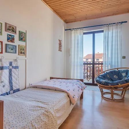 Pet Friendly Apartment In Fazana With Wifi Apartment