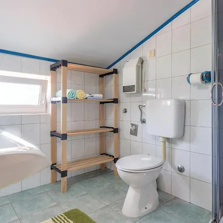 Pet Friendly Apartment In Fazana With Wifi Apartment *