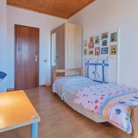 Pet Friendly Apartment In Fazana With Wifi * Fazana