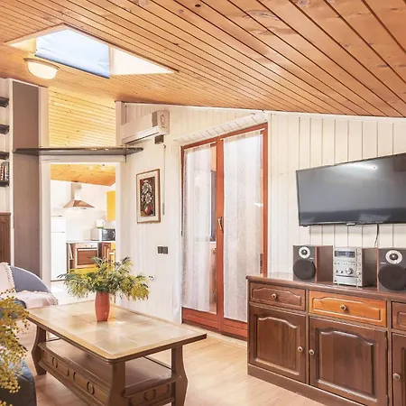 Apartment Pet Friendly Apartment In Fazana With Wifi *