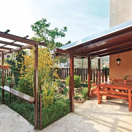 Pet Friendly Apartment In Fazana With Wifi *