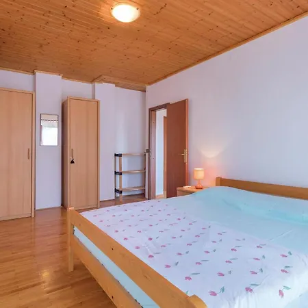 Pet Friendly Apartment In Fazana With Wifi Apartment *